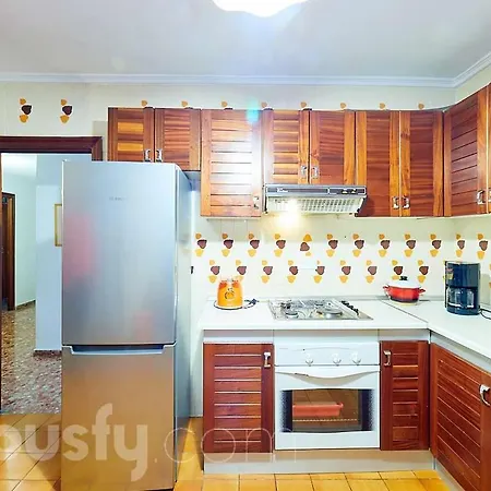 Classic Bedroom In The Center Of Homestay Alicante
