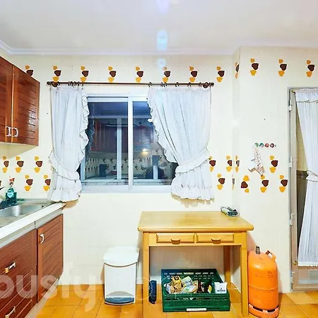 Classic Bedroom In The Center Of Homestay Alicante